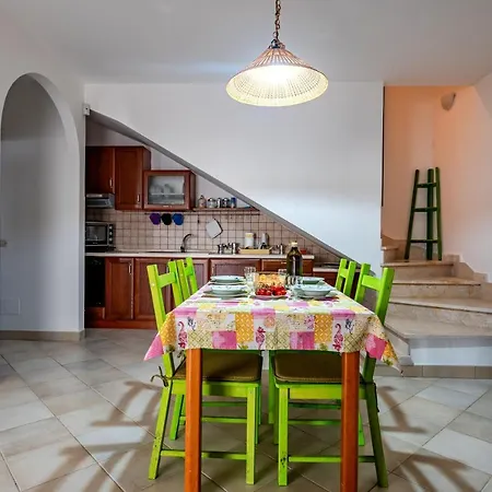 Villa Flower House In Carisciola